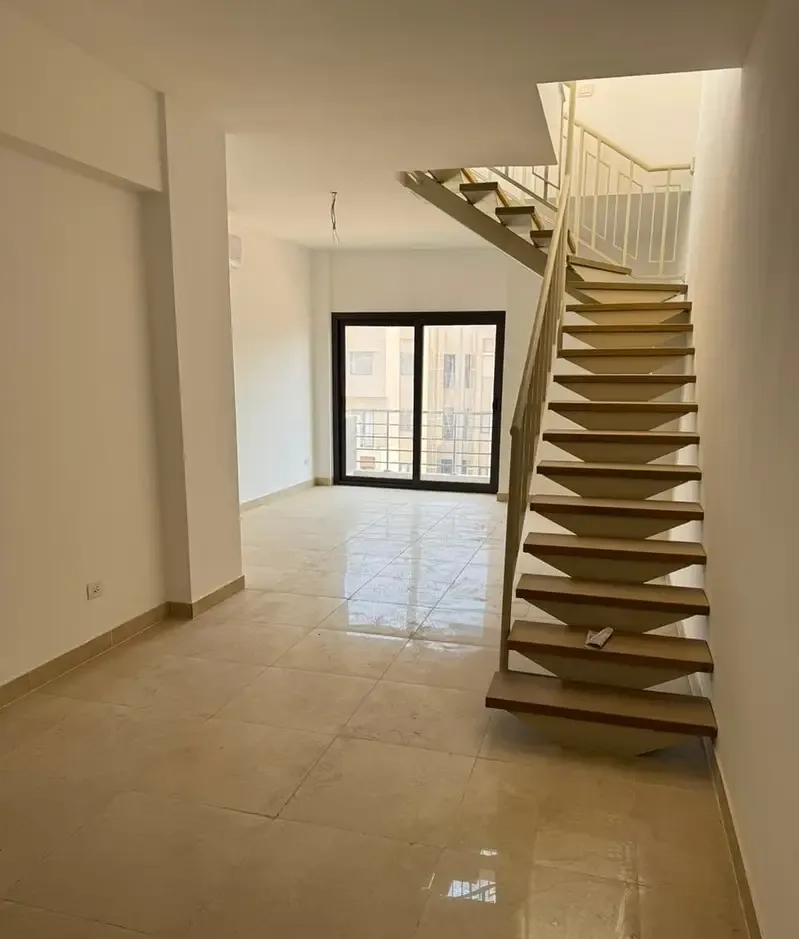 بنتهاوس للإيجار في فيفت سكوير - مراسم