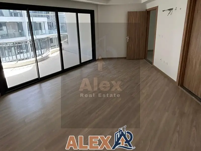 شقة للايجار كمبوند سكاي لاين سموحة أول سكن