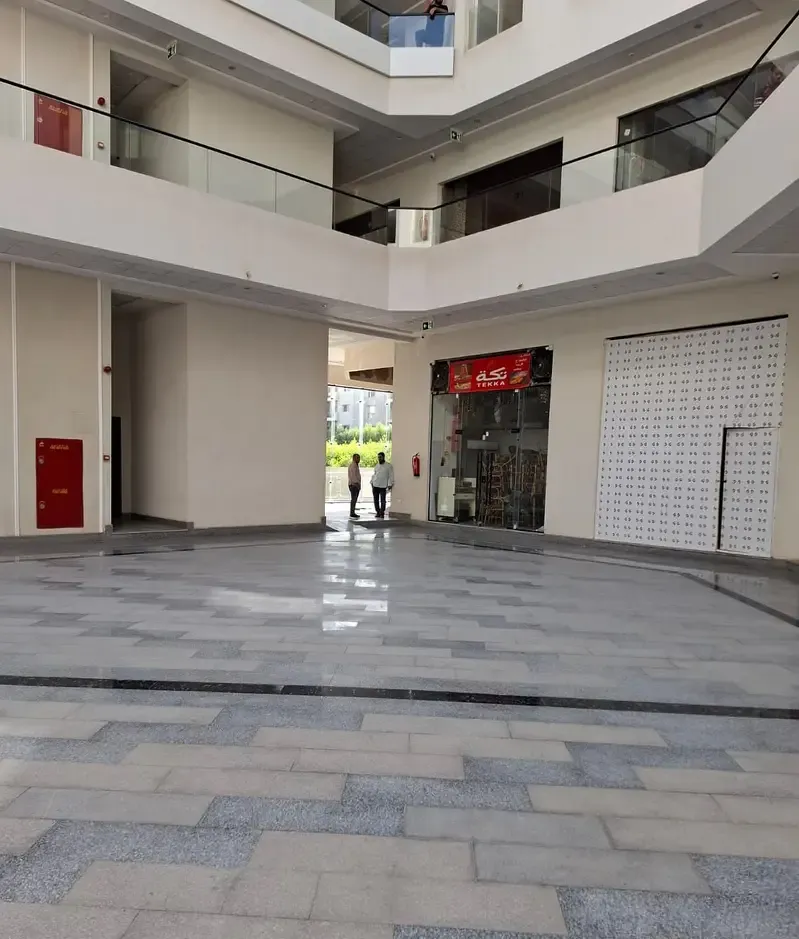 محل للايجار في مول سيلفر جيت بالشيخ زايد