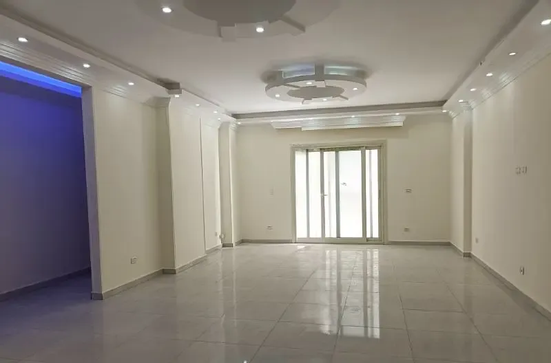 220 sqm apartment for rent in a tower on Al-Haram Street