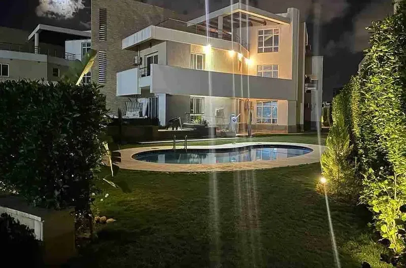 فيلا للايجار في مارسيليا بيتش 4
