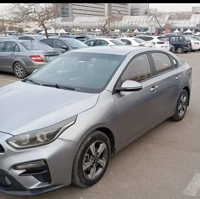 سيارة SUV للايجار اليومي والاسبوعي والشهري في سبورتنج