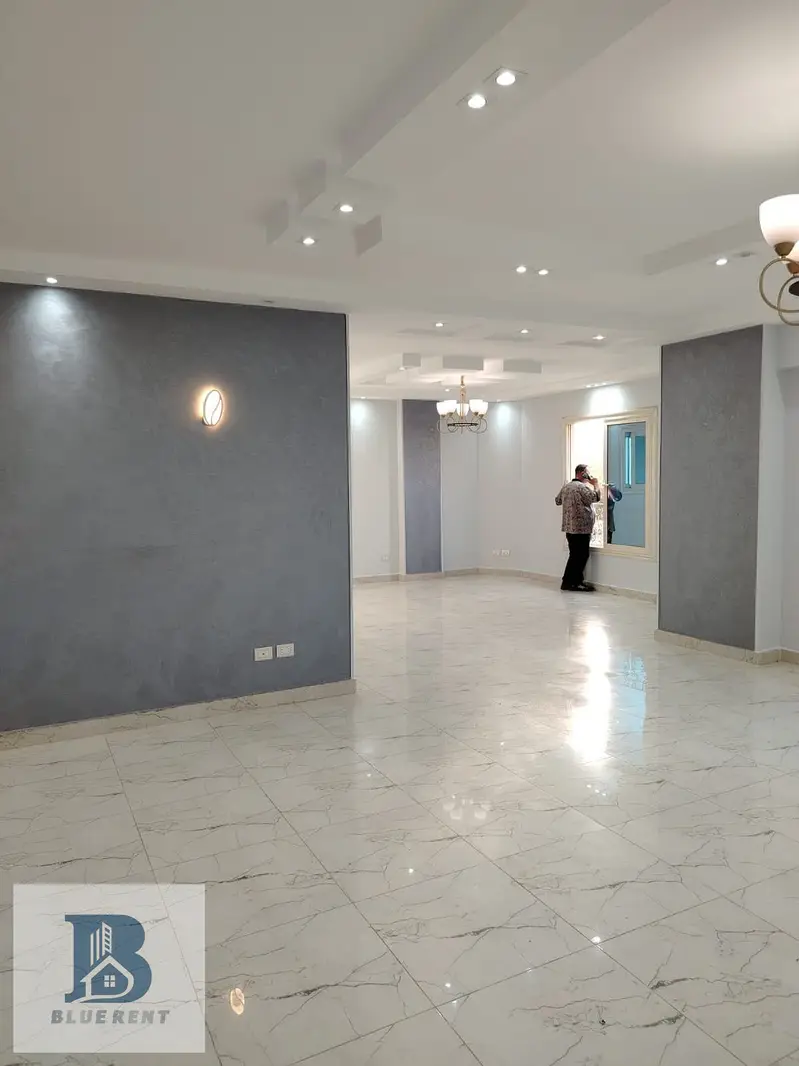 شقة إداري للإيجار بالتجمع الخامس النرجس عمارات