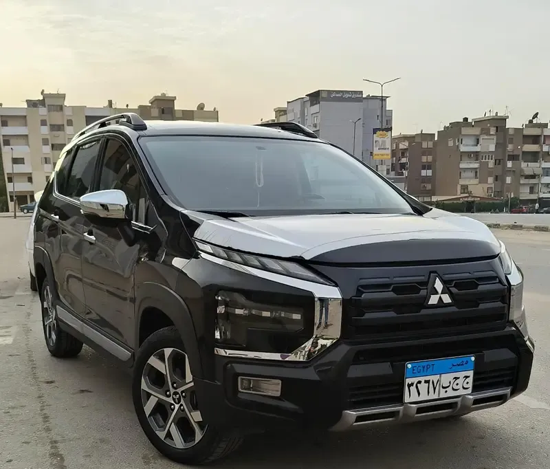 ميتسوبيشي اكسبندر موديل ٢٠٢٦ ٧ راكب ليموزين للتوصيل بالسائق