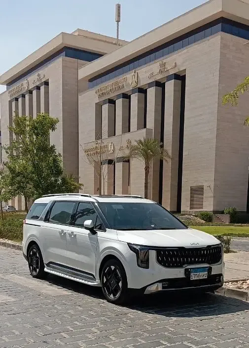 9-seater van for travel and airport pickup