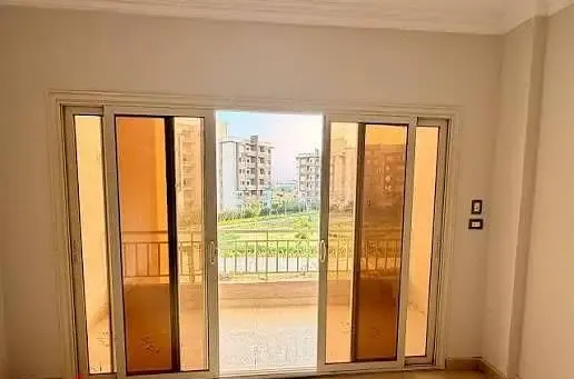 شقة أرضي بجاردن للايجار في كومبوند وصال ريزيدنس