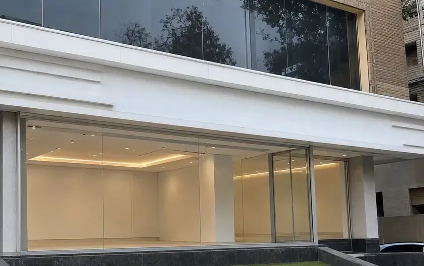 300 sqm shop for rent on Lebanon Street, for brands only