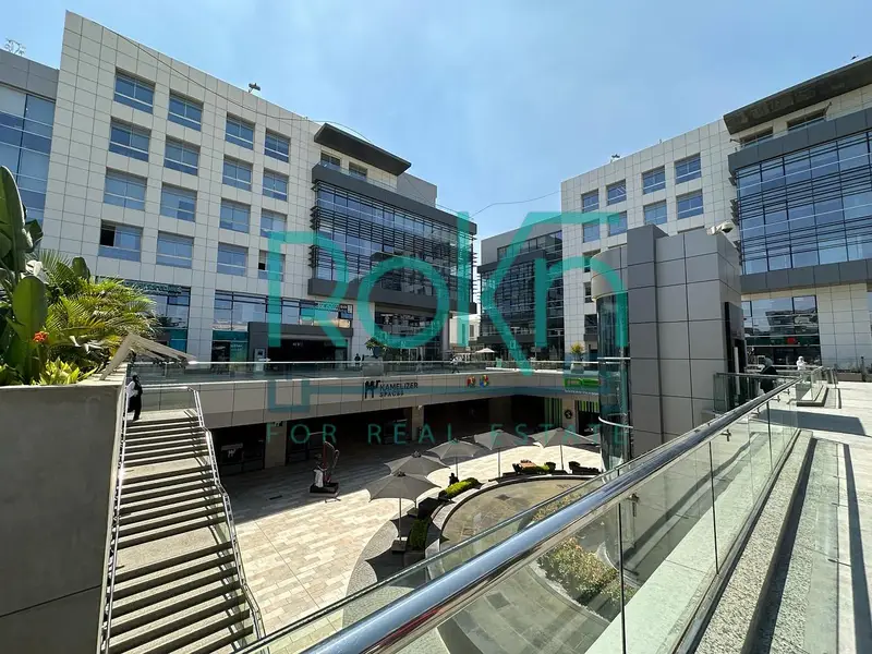 Finished office for rent in Majarra Mall - Sheikh Zayed