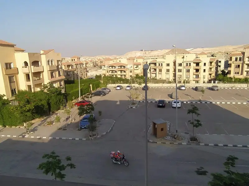 شقة للايجار بكمبوند الخمائل م 3 بالشيخ زايد
