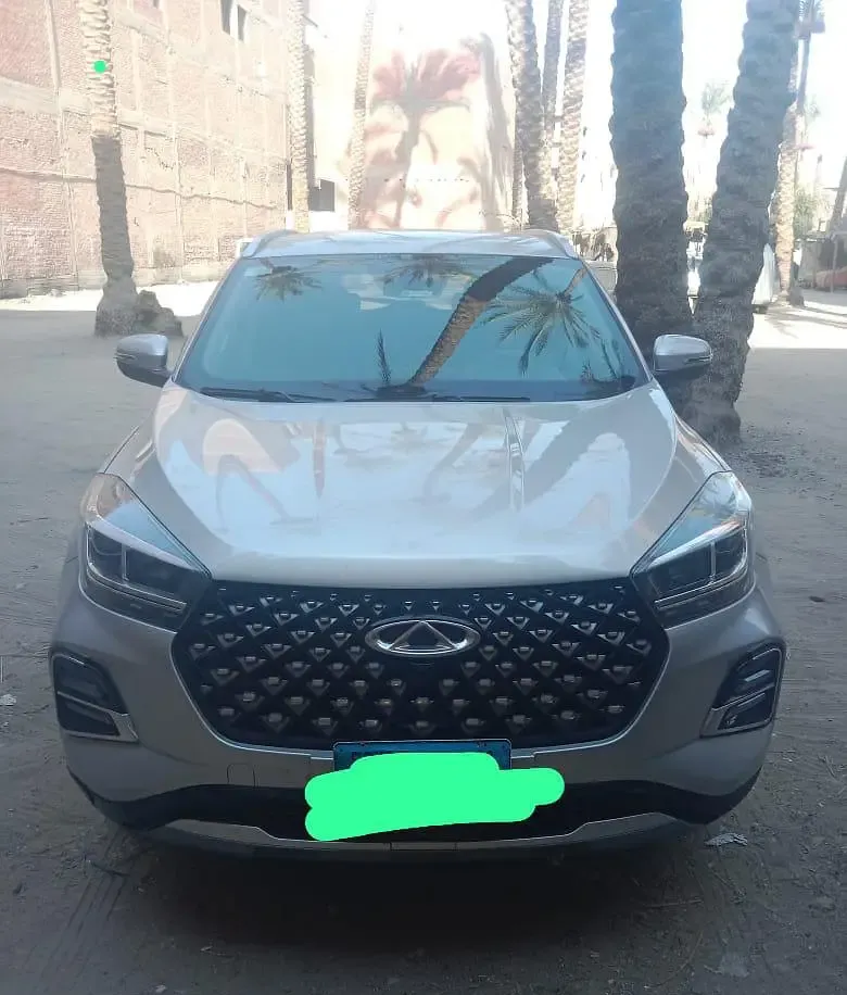سيارة للايجار بالسائق يومي وشهري