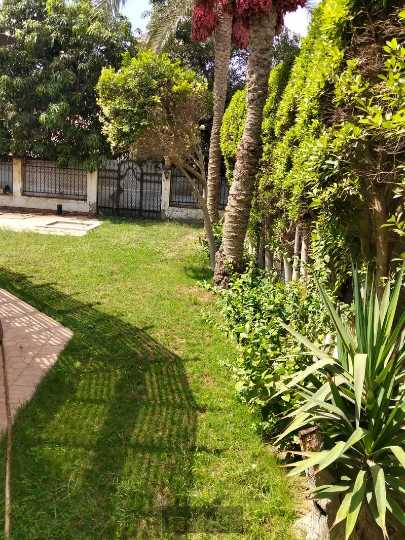 900sqm Villa for Rent in the finest compound in Sheikh Zayed - Beverly Hills