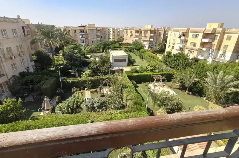 شقة للايجار في كمبوند رامو بالحي المتميز باكتوبر