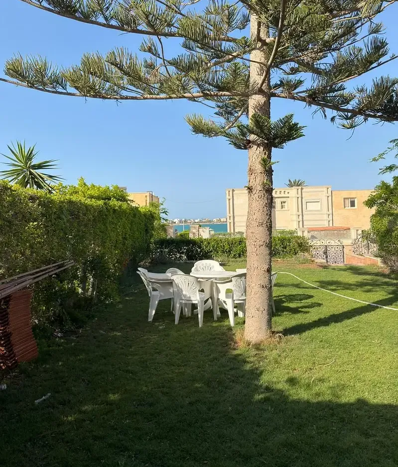 Ground floor chalet with garden in Marina 4 with elegant furniture