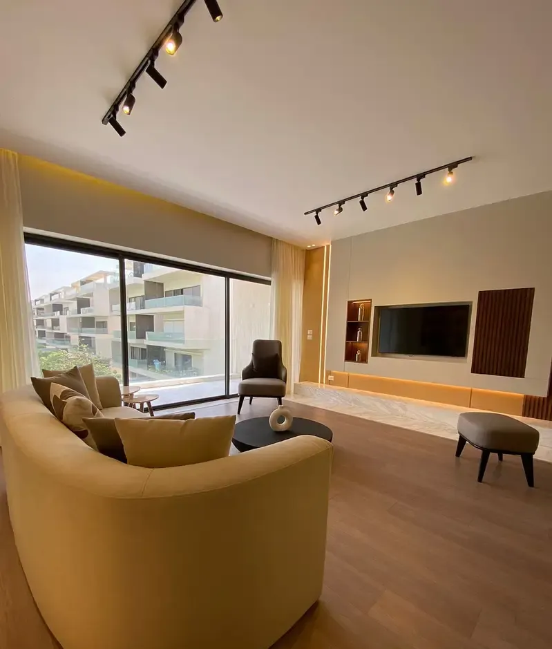Luxury first-use fully furnished apartment in Lake View Residence