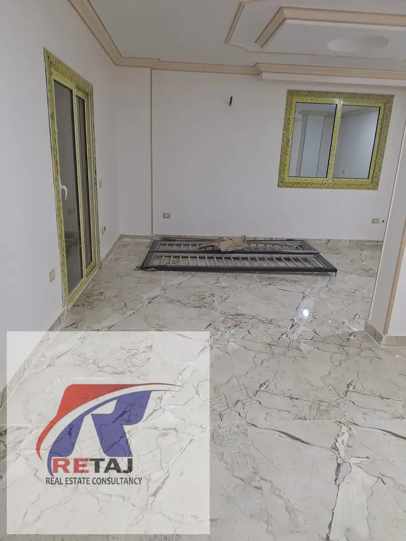 200 sqm apartment for rent in 1st Settlement, steps from Rehab