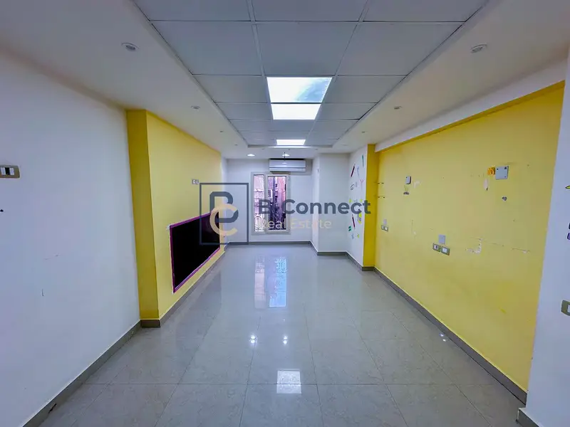Administrative headquarters for rent 360 sqm in Bolkly - El Hedaya
