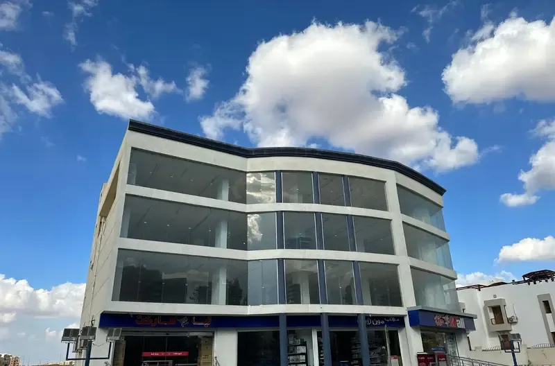 Licensed commercial administrative floor in a mall in 6th of October City, 600 sqm