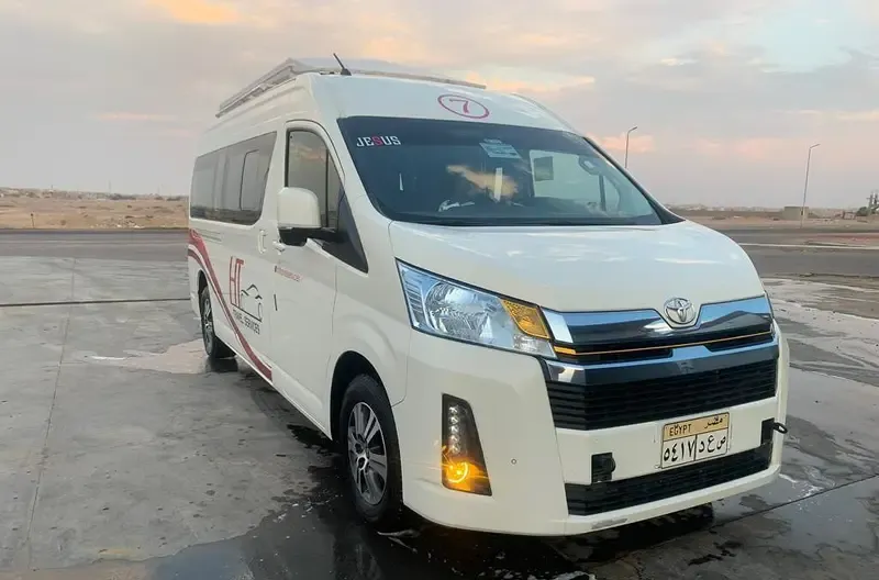 تويوتا هاي اس للايجار بالسائق