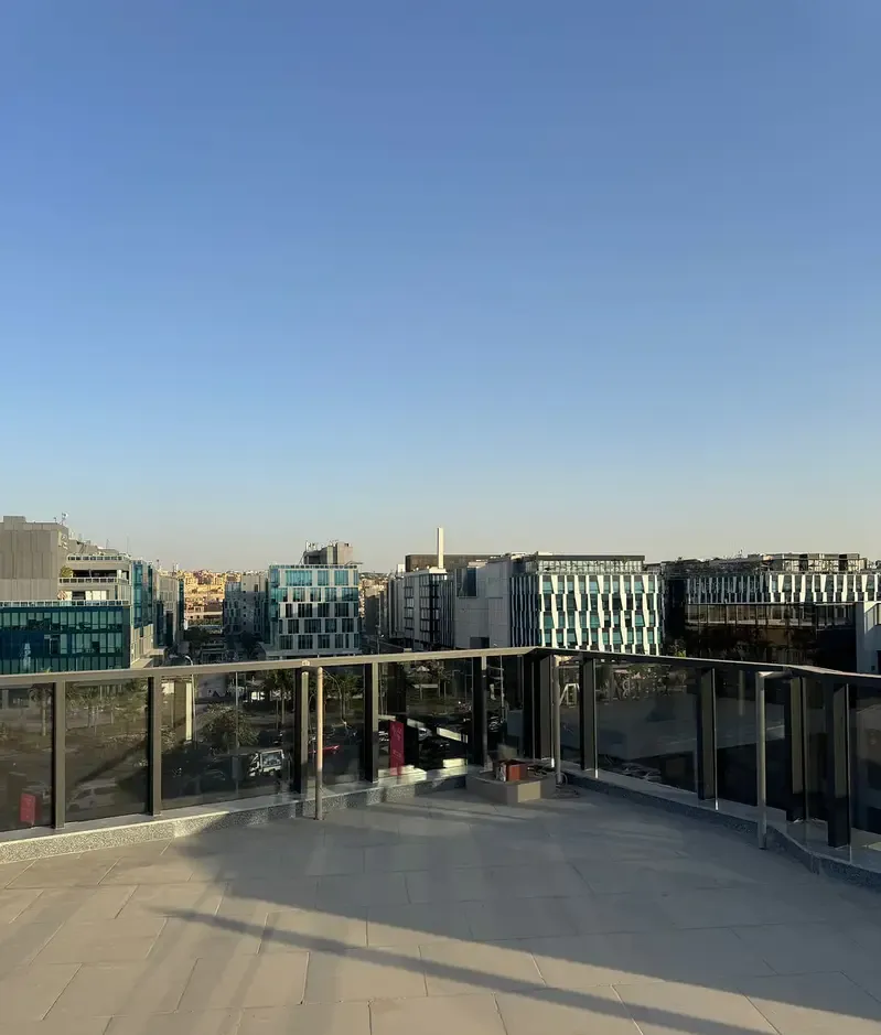 Roof for rent in Central Avenue – Sheikh Zayed, 1,000 sqm