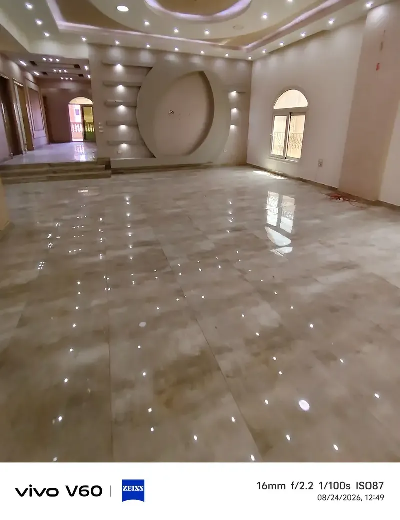 Apartment for rent in West Somid, second floor, high lux finishing