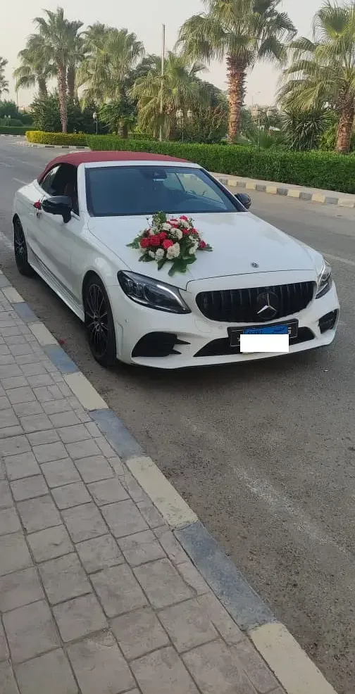 مرسيدس C 200 كابورليه للإيجار
