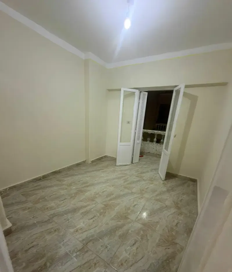 80 sqm apartment in 56th Street, Miami, 3rd floor, 2 bedrooms and reception