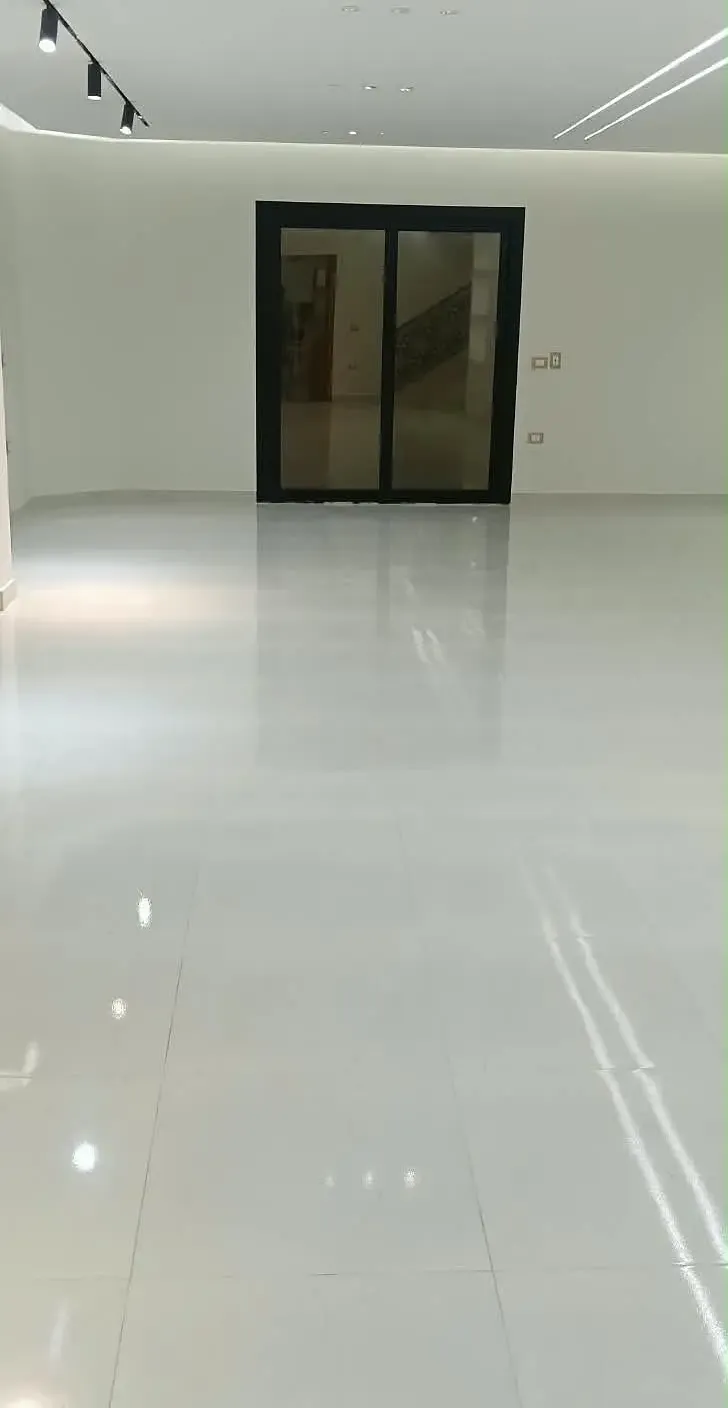 دوبلكس للايجار بالتجمع الاول
