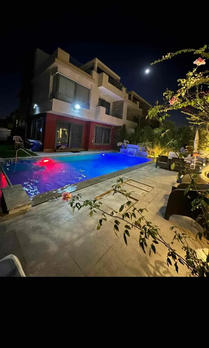 Furnished villa for daily rent in Sheikh Zayed, Beverly Hills Compound