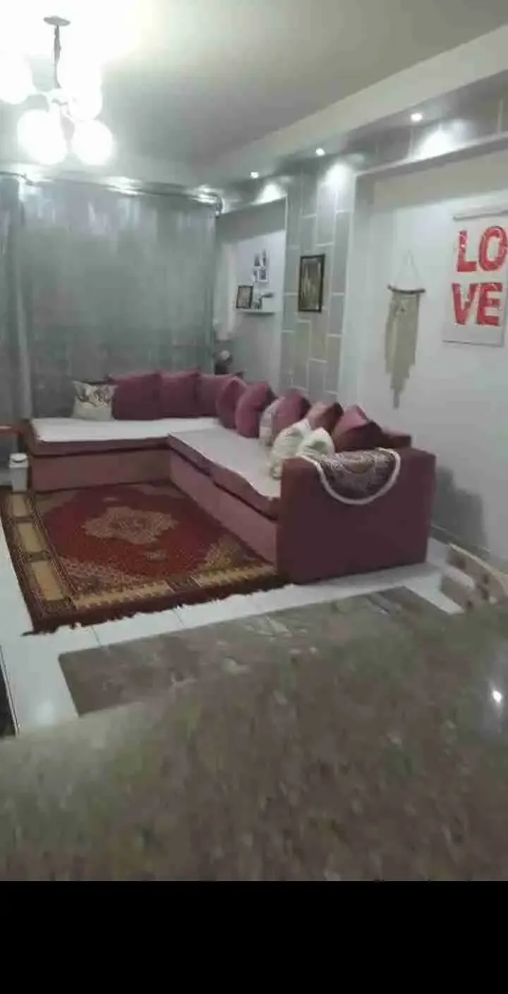شقة قانون قديم 59 سنة بالطوابق فيصل بجوار محور عمر بن العاص