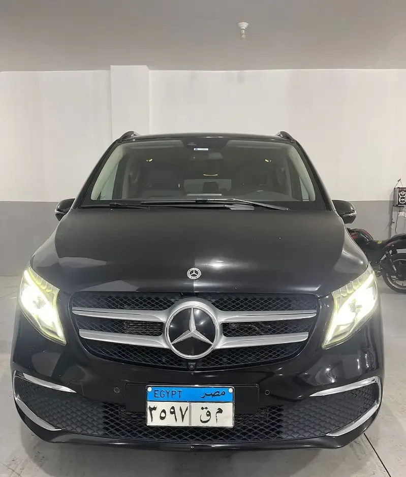 مرسيدس V250 موديل 2022 للإيجار