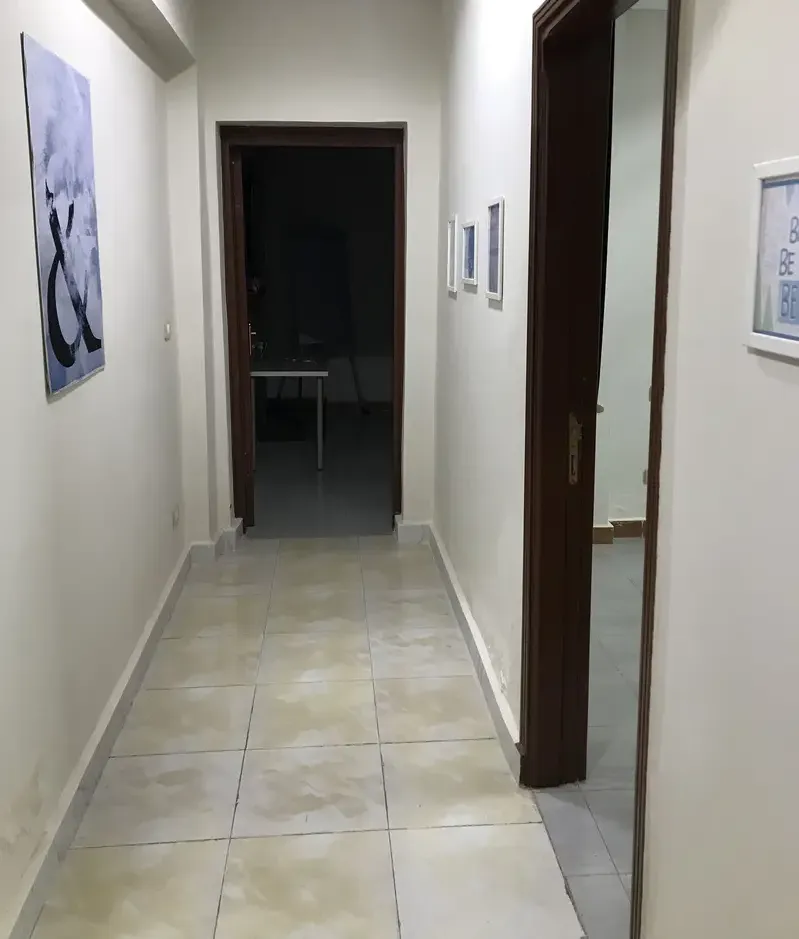 شقة بفيلا تشطيب سوبر لوكس للإيجار بمدينة الشروق