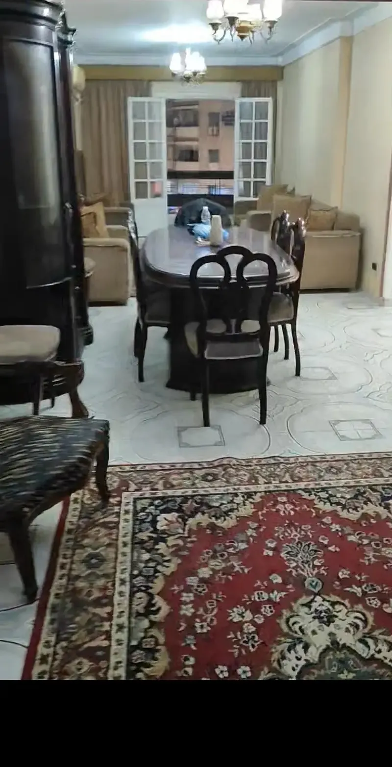 شقة مفروشة مكيفة للايجار بسموحة