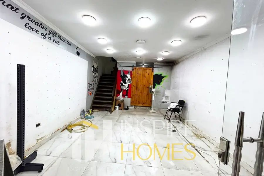Commercial duplex shop for rent on Al Farek Ismail Srhank St. - Laurent
