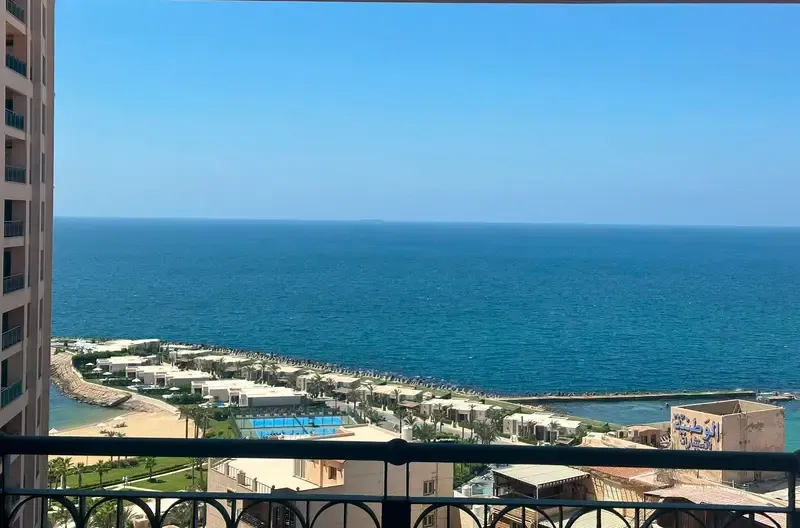 Furnished, air-conditioned apartment for rent in Four Seasons Towers, San Stefano