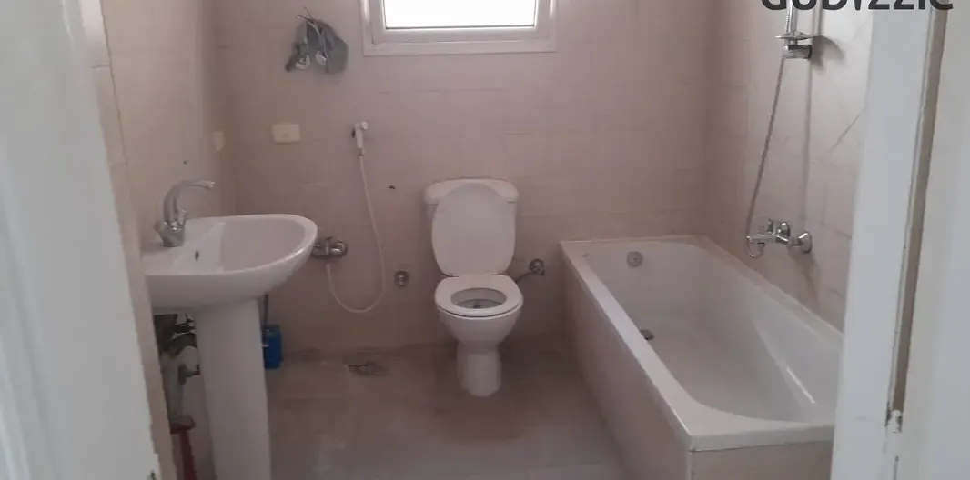 Apartment for rent, Greens Compound, ultra lux, prime location
