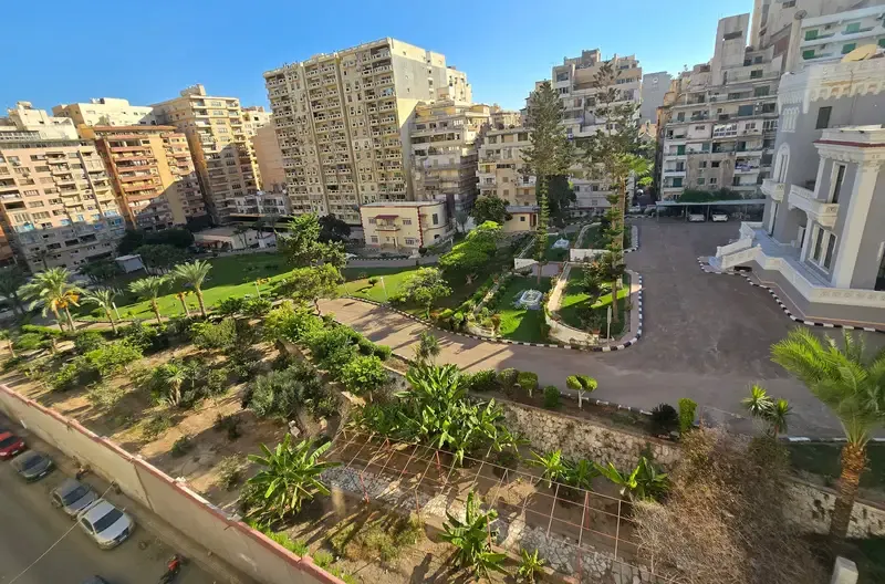 شقة للإيجار في سابا باشا على قصر الميرغني