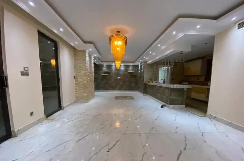 For rent, ground floor duplex with garden in Westown Sodic