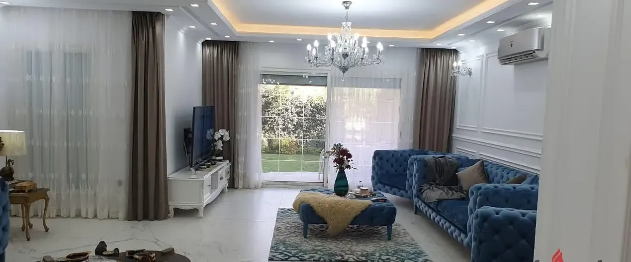 آي فيلا بحديقة للإيجار في ماونتن فيو هايد بارك