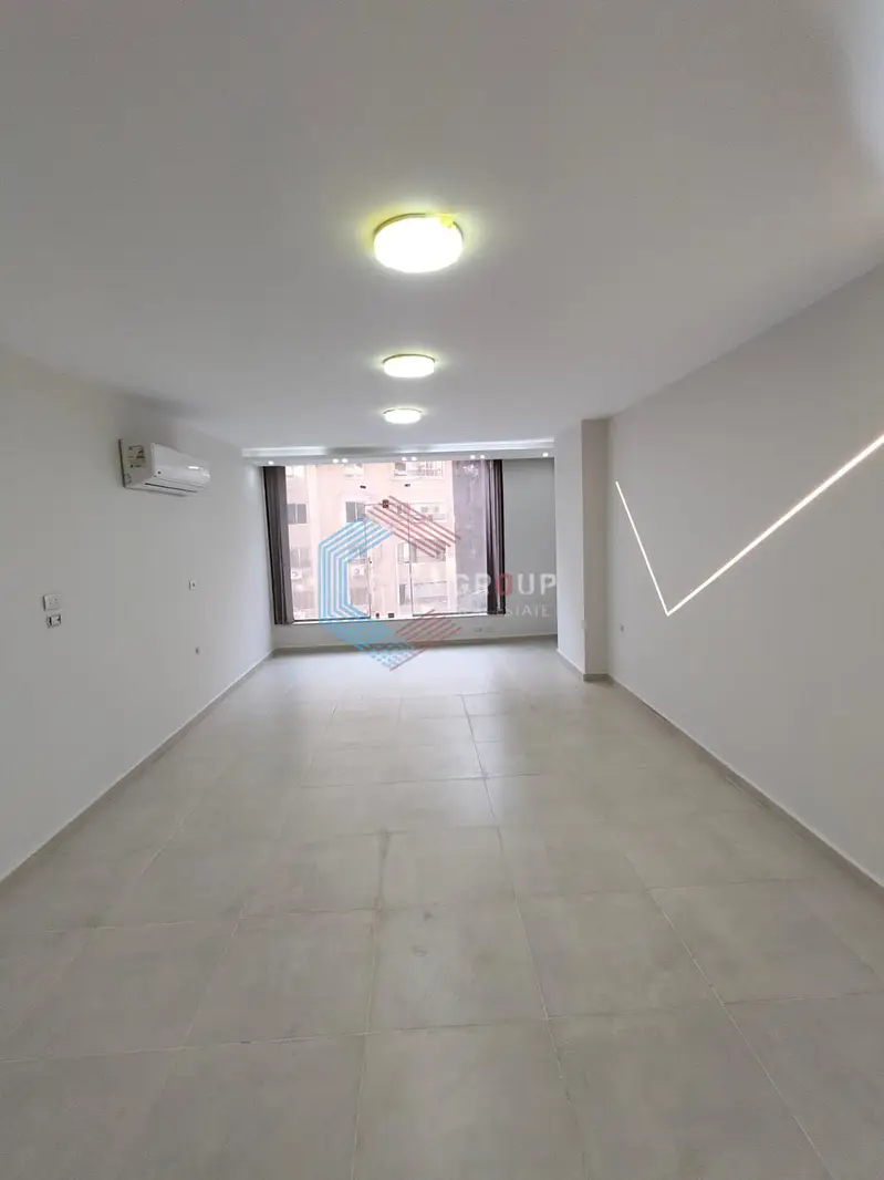 Administrative office for rent in Zahraa El Maadi, 300 sqm