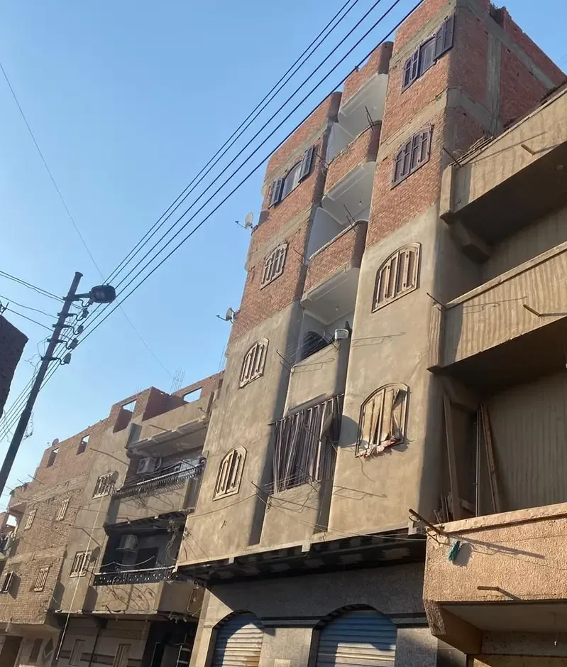 Roof for rent for telecommunication companies in Ibnhas village