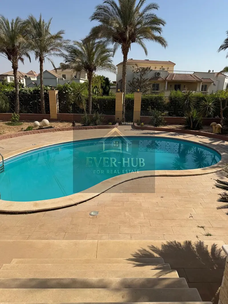 Luxurious hotel villa for rent in Al Rawda compound
