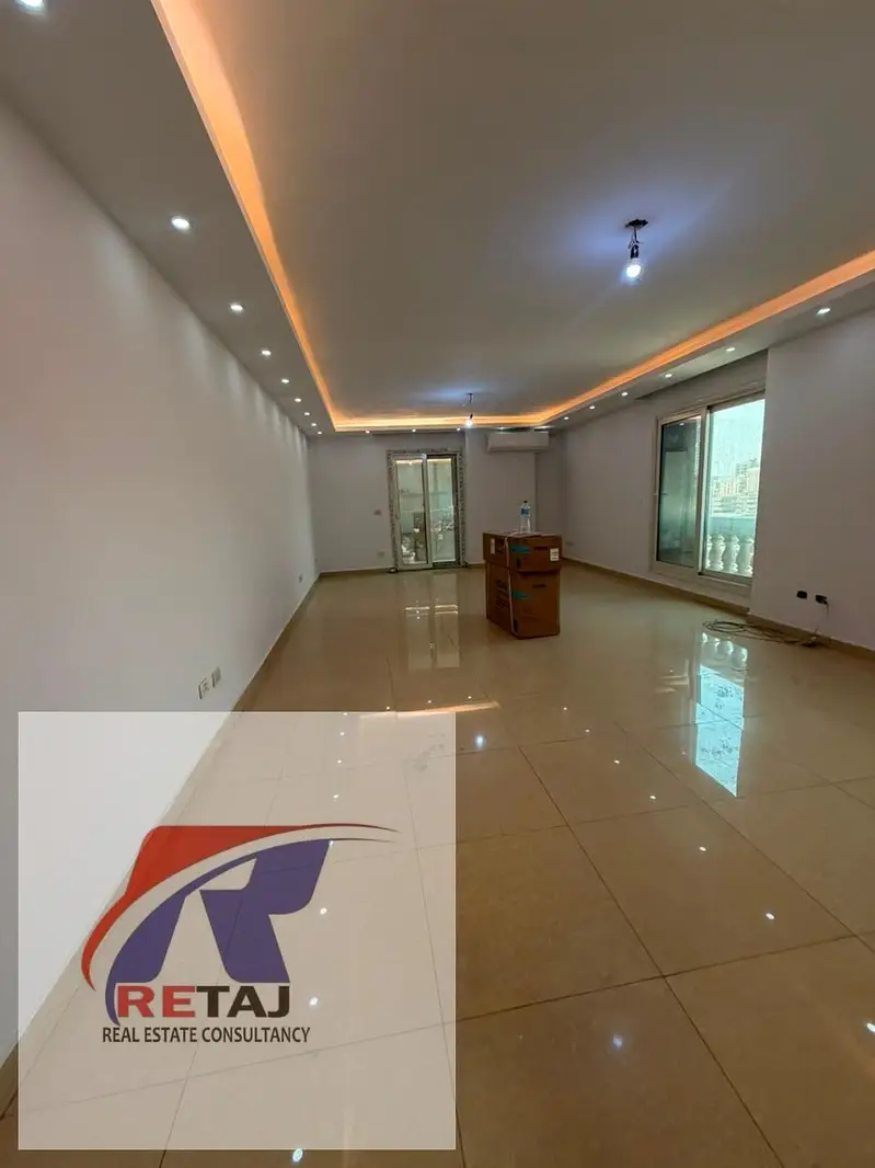 250 sqm apartment for administrative rent with ACs in a prime location