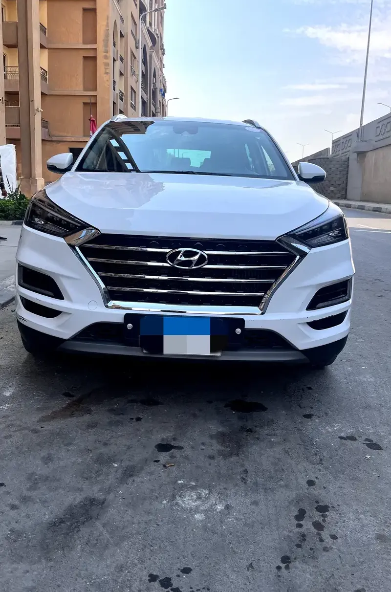 هيونداي توسان للإيجار مع سائق للمناسبات بالقاهرة