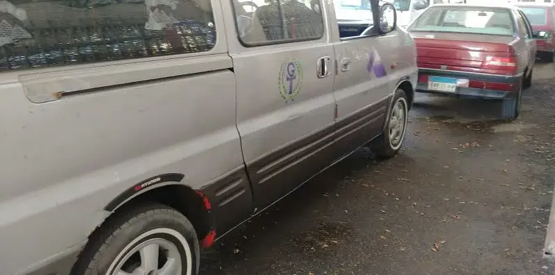 ميكروباص هيونداي H1 للايجار اليومي مع سائق