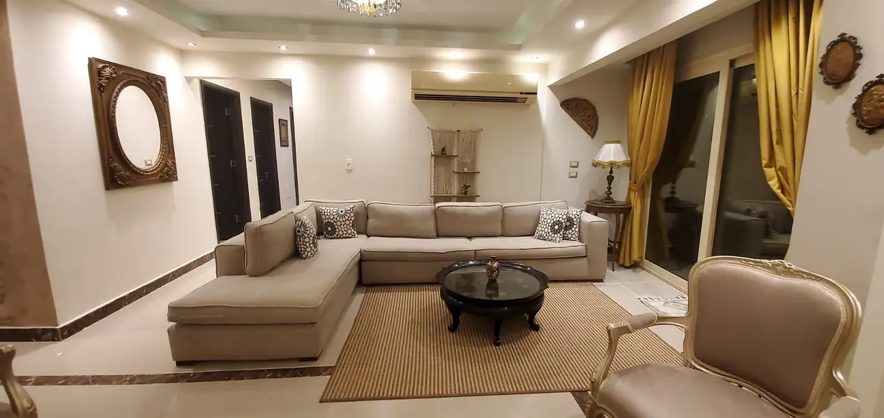 شقة للإيجار في الحي الثامن