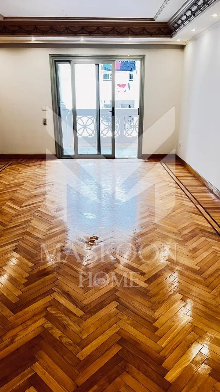 Distinct apartment for rent in Smouha - 190 sqm