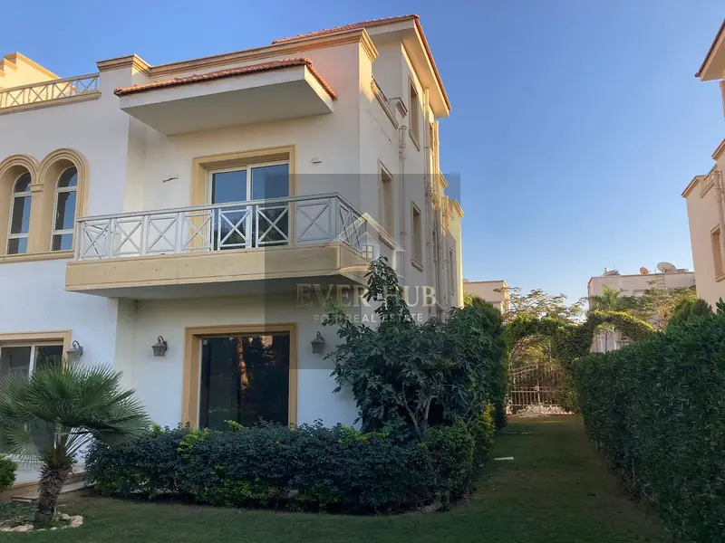Twin house villa for rent in Greens Compound, Sheikh Zayed