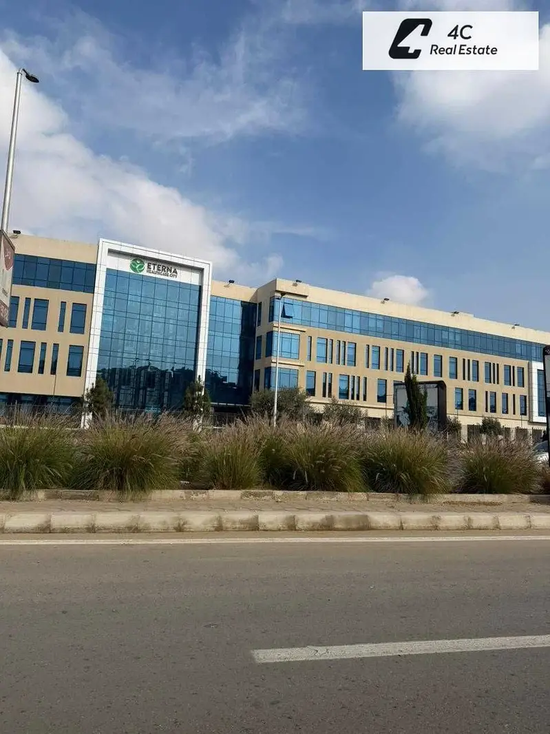 عيادة متشطبة للايجار بمدينة إتيرنا الطبية ميفيدا