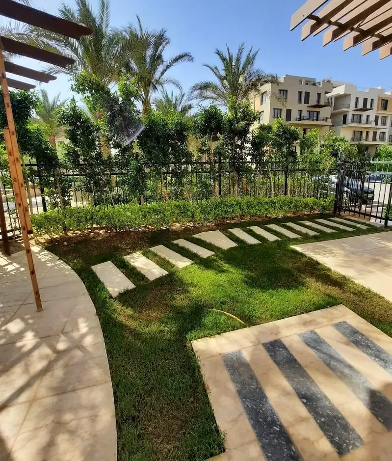 للإيجار دوبلكس بحديقة في إيستاون – القاهرة الجديدة