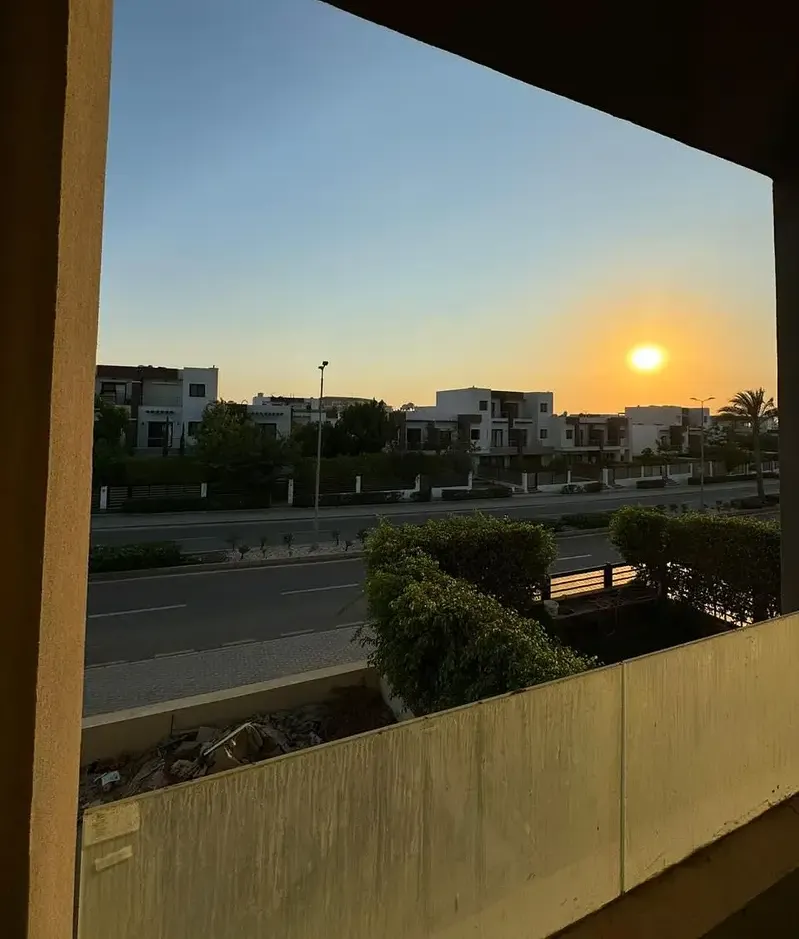 تاون هاوس كورنر مكيف بالكامل للايجار في هايد بارك